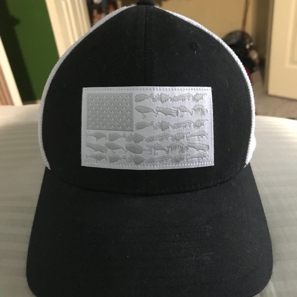 Columbia black and white hat - Picture 1 of 2
